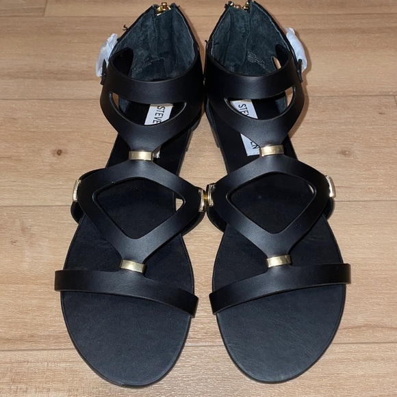 *NWOT* Steve Madden black strappy sandals - Picture 2 of 6